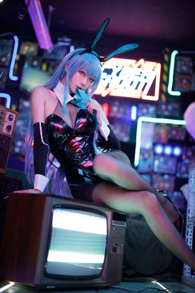 周叽是可爱兔兔cos兔女郎 | 周叽是可爱兔兔_树城兔女郎cos作品[28P-426MB]