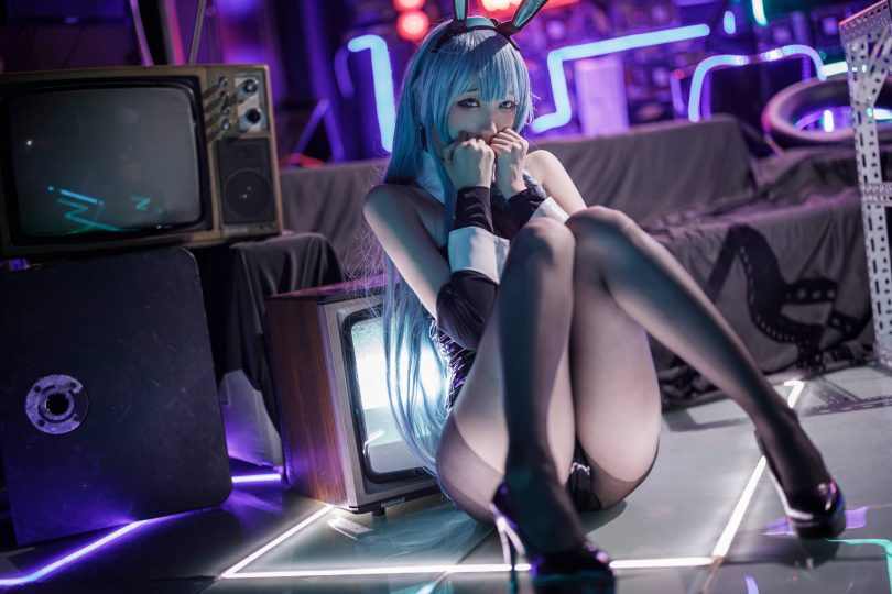 周叽是可爱兔兔cos兔女郎 | 周叽是可爱兔兔_树城兔女郎cos作品[28P-426MB]