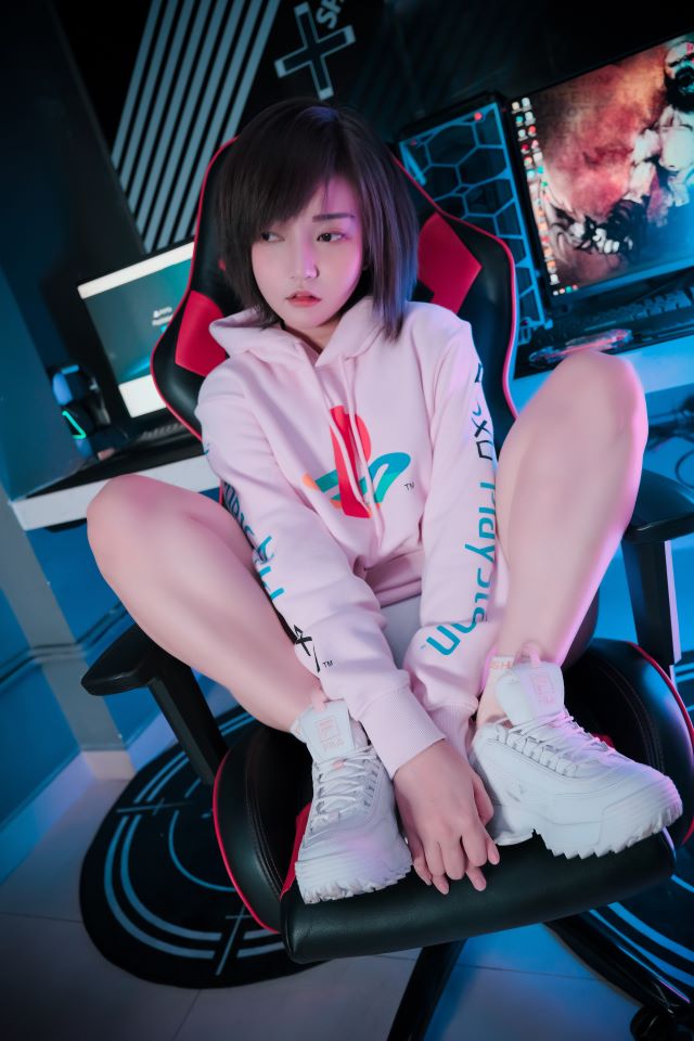 让我们来看看一个美丽又迷人的女coser“日常生活”照片(让我们来看一看吧)插图2
