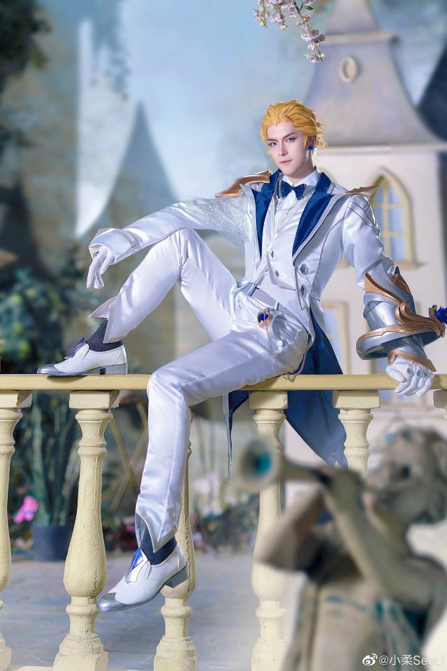 《英雄联盟》：小柔SeeU和W小小白W的“水晶玫瑰”情侣cosplay(英雄联盟官网)插图4