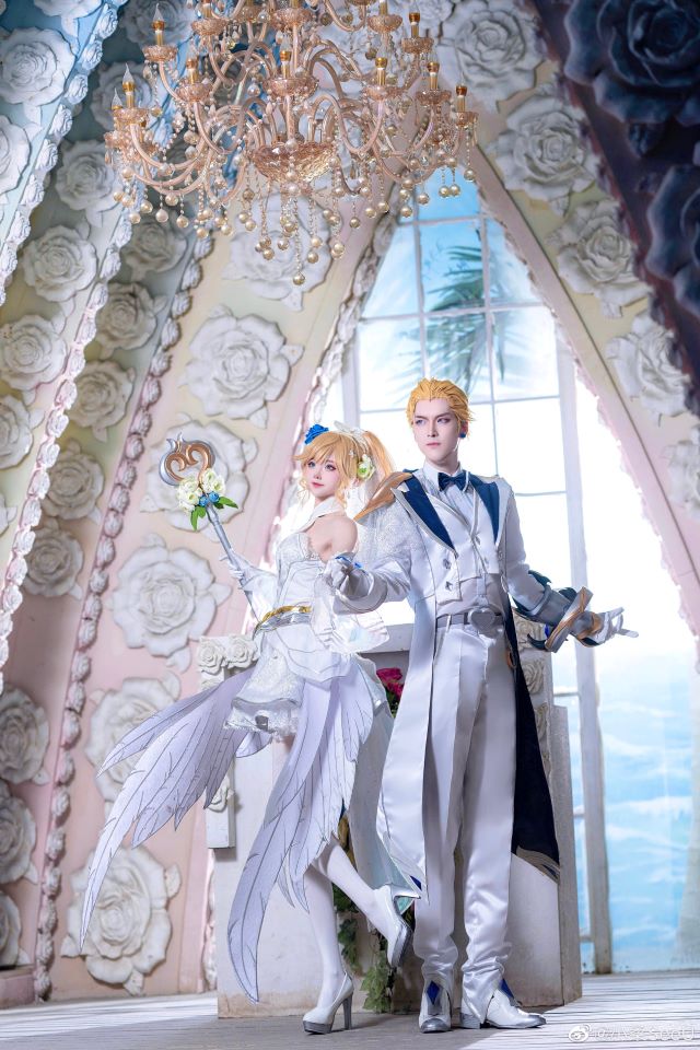 《英雄联盟》：小柔SeeU和W小小白W的“水晶玫瑰”情侣cosplay(英雄联盟官网)插图5