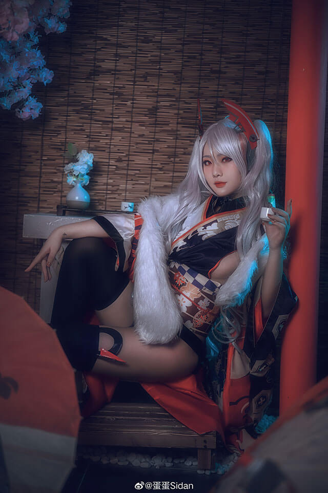 coser@蛋蛋Sidan在《碧蓝航线》变身性感迷人的欧根亲王插图3