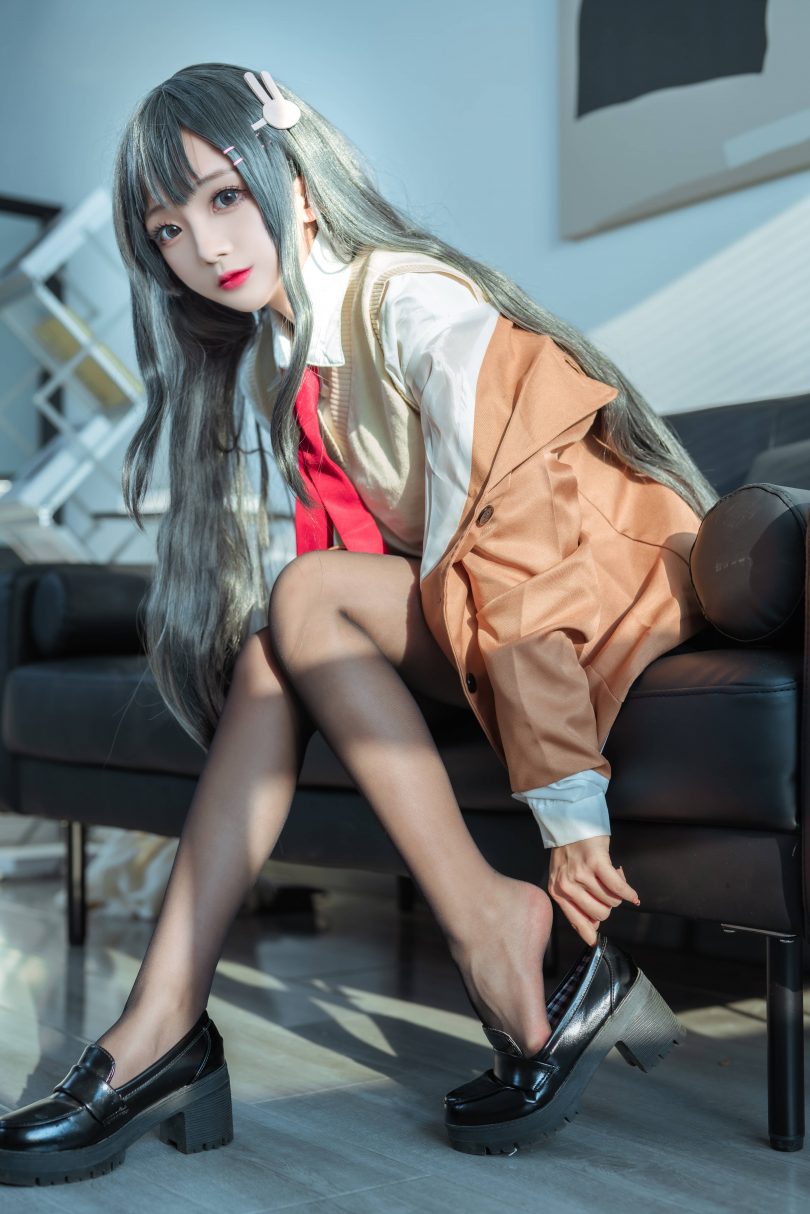 日奈娇cos樱岛麻衣 | 椎名莜(日奈娇)_樱岛麻衣·校服cos作品 [73P-848MB]