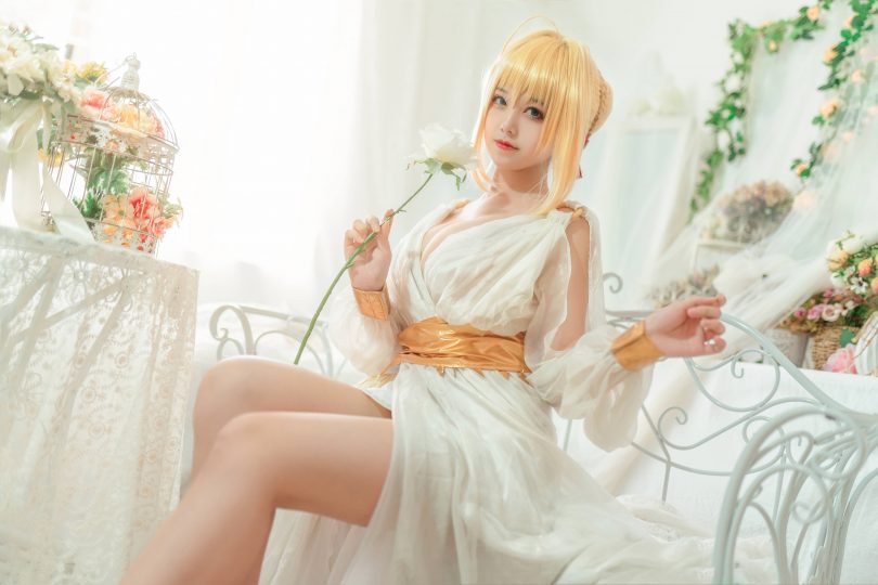 蜜汁猫裘cos尼禄 | 蜜汁猫裘_FGO·尼禄睡裙cos图集 [10P-139MB]插图