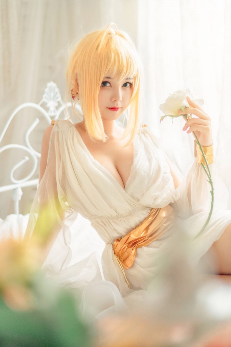 蜜汁猫裘cos尼禄 | 蜜汁猫裘_FGO·尼禄睡裙cos图集 [10P-139MB]