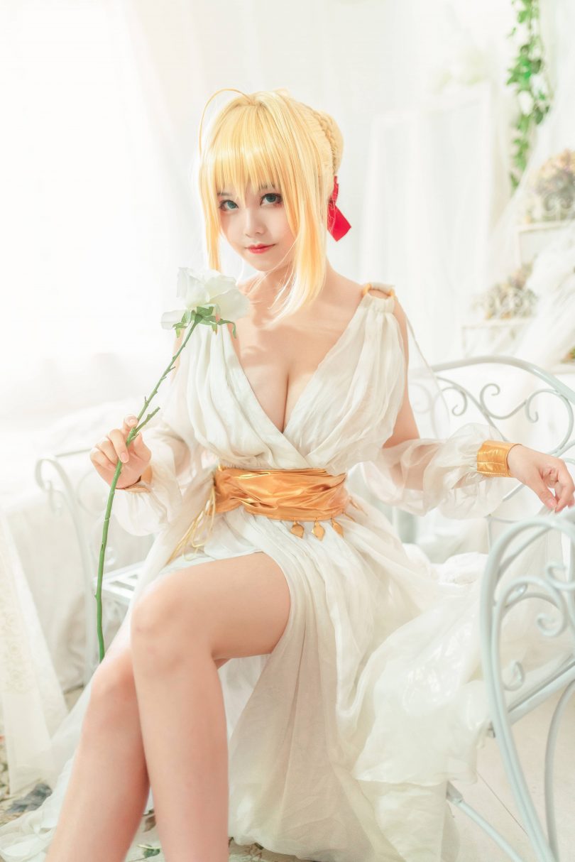 蜜汁猫裘cos尼禄 | 蜜汁猫裘_FGO·尼禄睡裙cos图集 [10P-139MB]