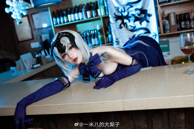 一米八的大梨子cos黑贞 | 一米八的大梨子_FGO·黑贞晚装cos作品 [9P-112MB](一米八的大梨子偿还债务)插图