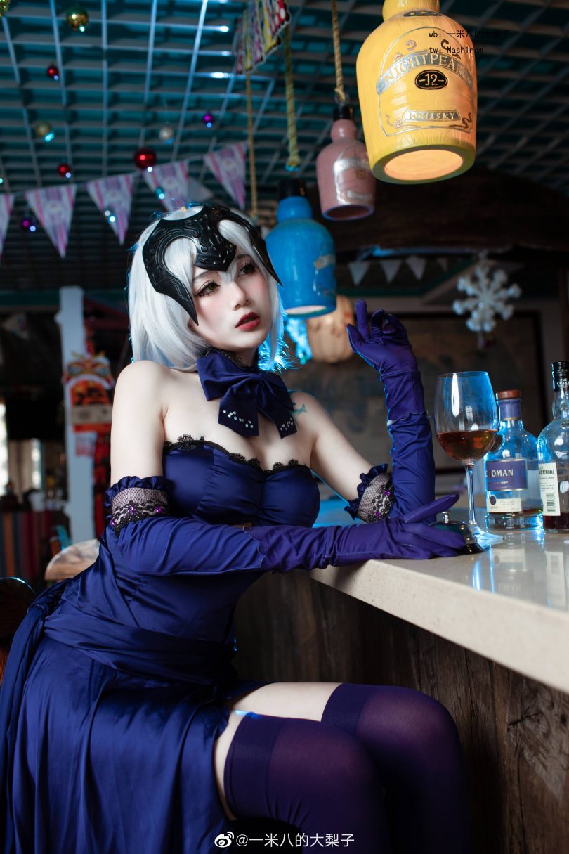 一米八的大梨子cos黑贞 | 一米八的大梨子_FGO·黑贞晚装cos作品 [9P-112MB]