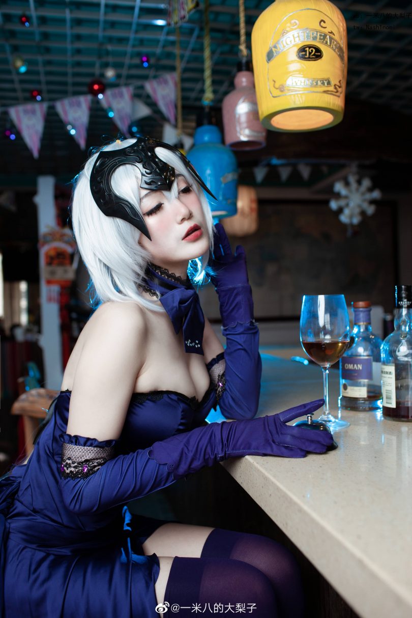 一米八的大梨子cos黑贞 | 一米八的大梨子_FGO·黑贞晚装cos作品 [9P-112MB]