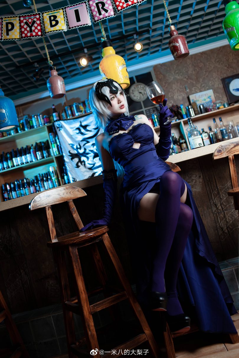 一米八的大梨子cos黑贞 | 一米八的大梨子_FGO·黑贞晚装cos作品 [9P-112MB]