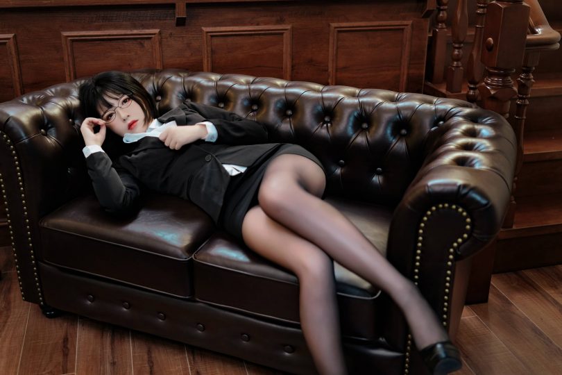 半半子cosplay作品 | 半半子_OL系列·OL様cos图包 [37P-108MB]