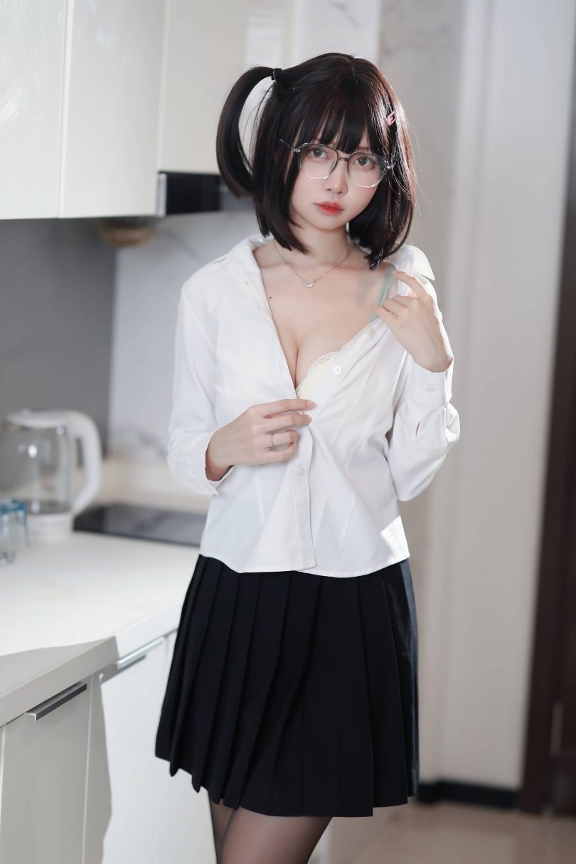 洛桑w伊梓cos图集 | 洛桑w伊梓_眼镜妹妹cos作品 [32P-307MB](洛桑的视频)插图4