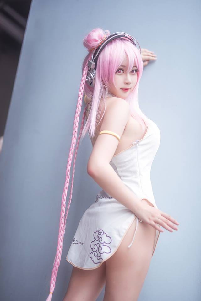 coser@依依超级懒在现实生活中化身性感的“超级索尼子”插图3