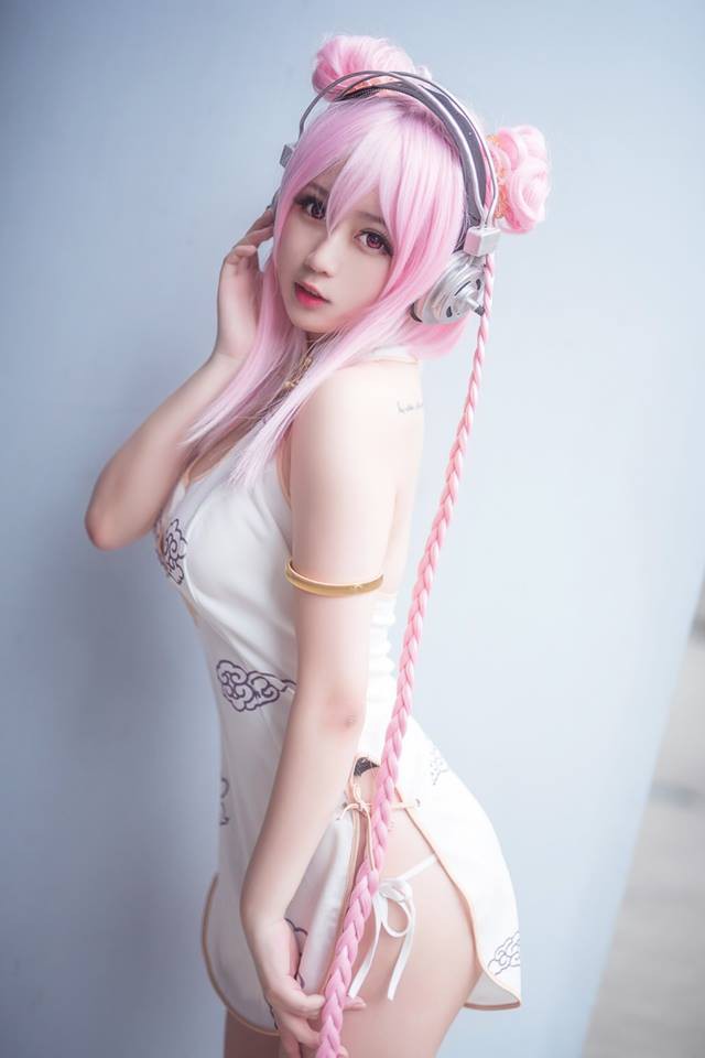 coser@依依超级懒在现实生活中化身性感的“超级索尼子”插图5