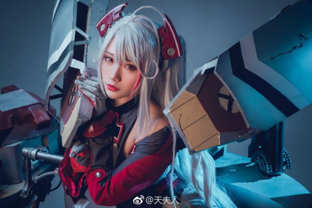 coser@天夫人在《碧蓝航线》中化身炫丽性感的欧根亲王(简单好玩的手工玩具步骤)插图