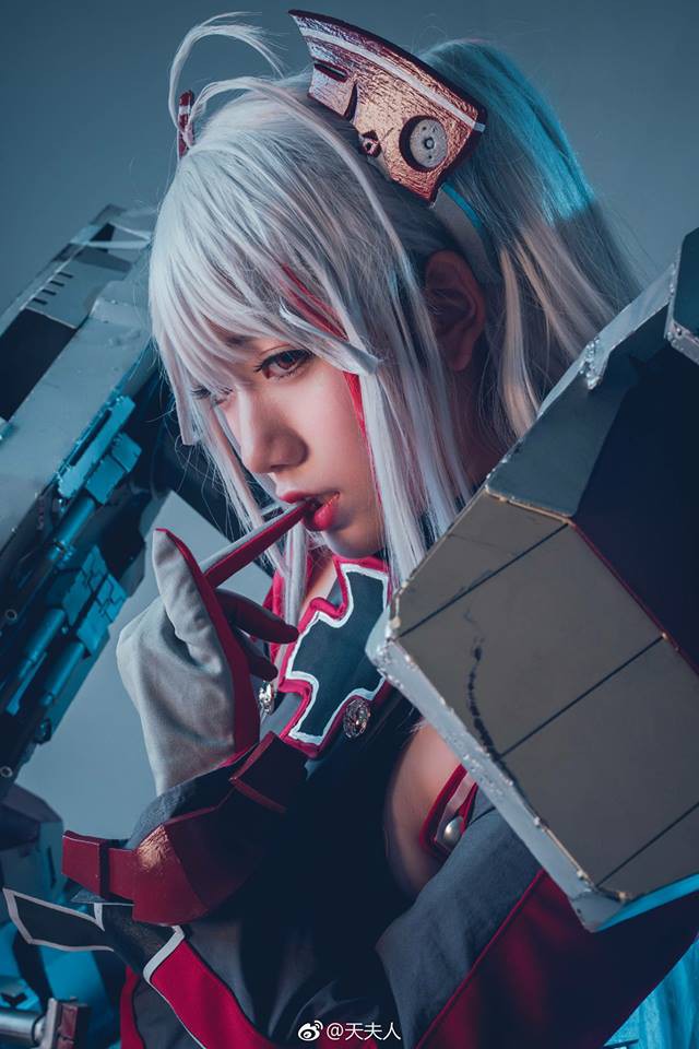 coser@天夫人在《碧蓝航线》中化身炫丽性感的欧根亲王(简单好玩的手工玩具步骤)插图4