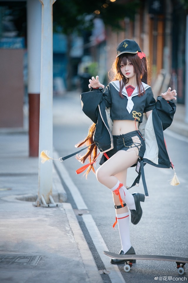 coser@花甲conch在《原神》中化身一个顽皮“胡桃”(花甲conch的微博)插图2