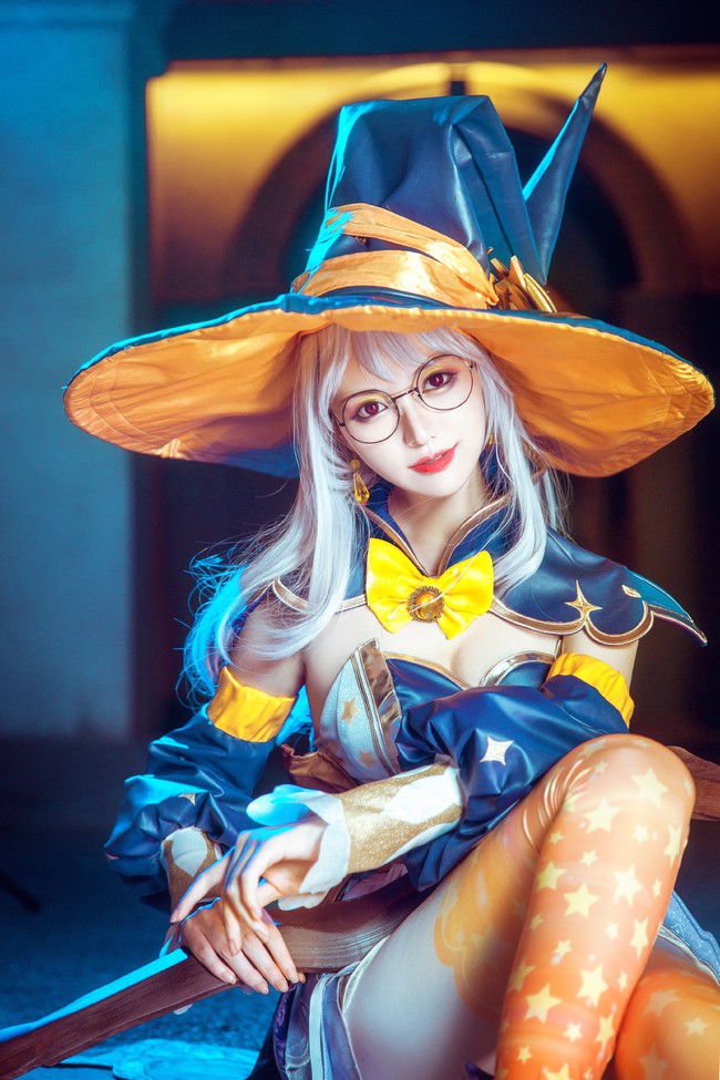 coser@阿喵_帅不过三秒在《王者荣耀》化身“幻想奇妙夜”王昭君(阿喵的照片)插图5