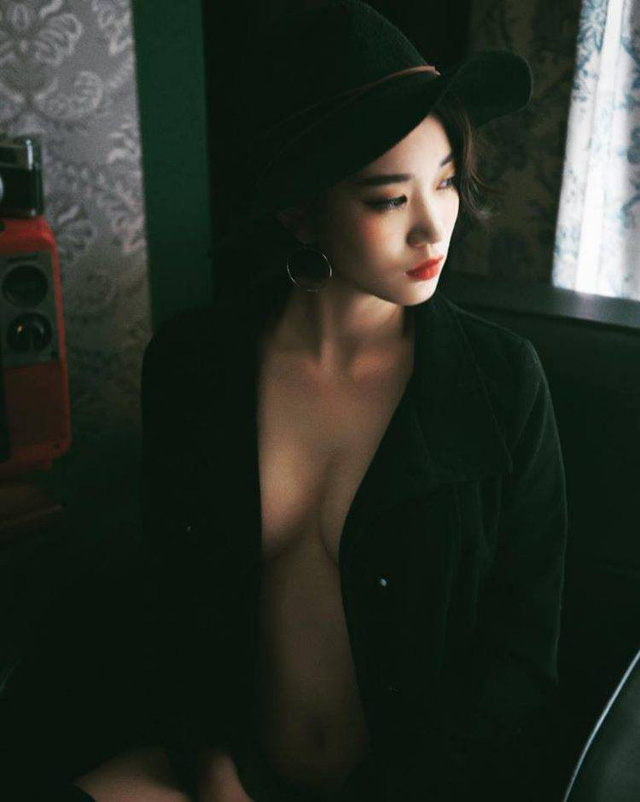 《航海王》cosplay：一个性感火辣的女“海盗猎人”佐罗插图5