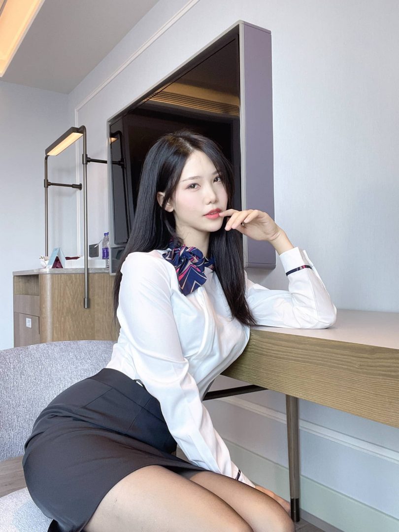 抖娘-利世_制服cos图包 | 抖娘-利世_定制·绳缚空姐cos作品 [40P1V-281MB]