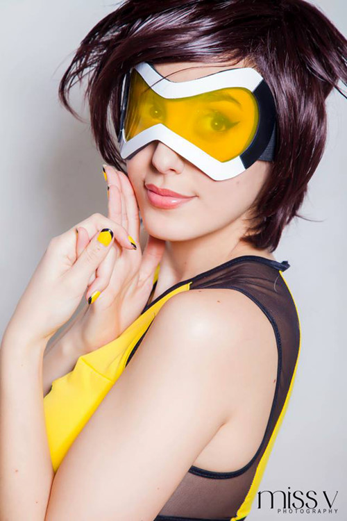 阿根廷coser@Glory Lamothe在游戏《守望先锋》化身“比基尼版”猎空(阿根廷3月中国行大概率取消)插图3