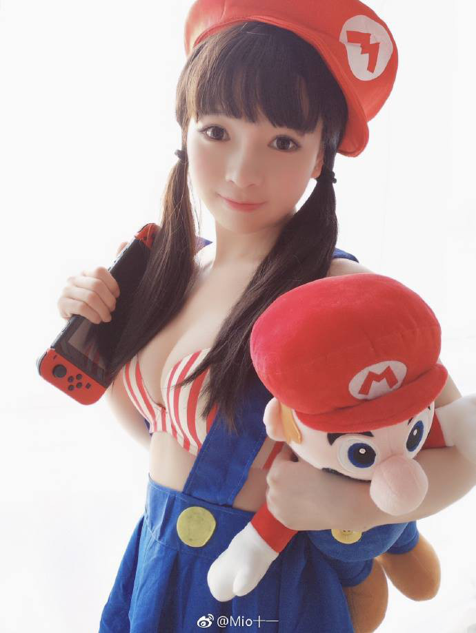 coser@Moi十一在《超级马里奥》游戏中化身可爱的“马里奥 ”插图5