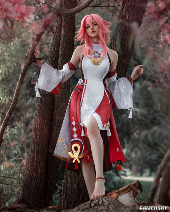 俄罗斯女coser@Vell Felice在《原神》变身“狐狸小姐”八重神子(俄罗斯女孩姓名)插图1