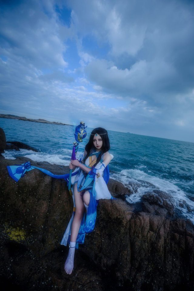 coser@_Azusaa_在《阴阳师》化身美丽的“占卜师”八百比丘尼插图1