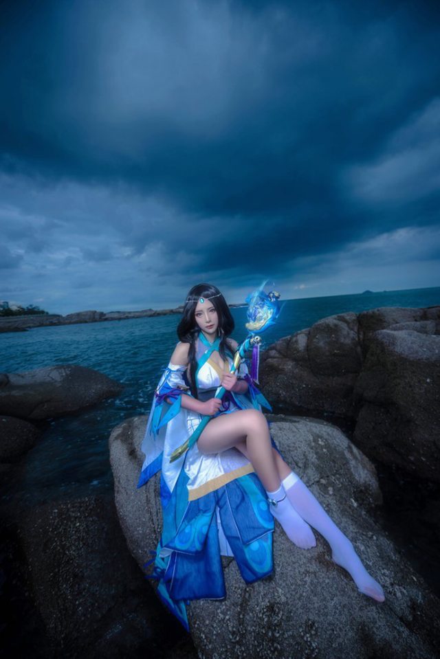 coser@_Azusaa_在《阴阳师》化身美丽的“占卜师”八百比丘尼插图2