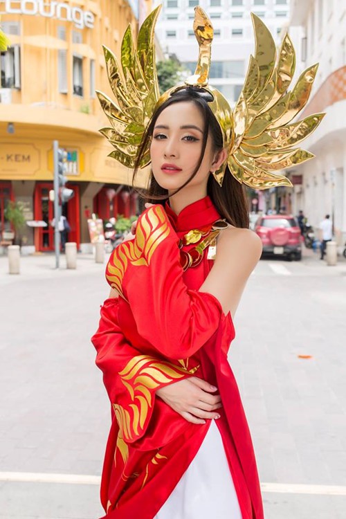 越南女coser@君羽在游戏《传说对决》中化身“光明女神”卢米娅(越南知名女dj)插图4