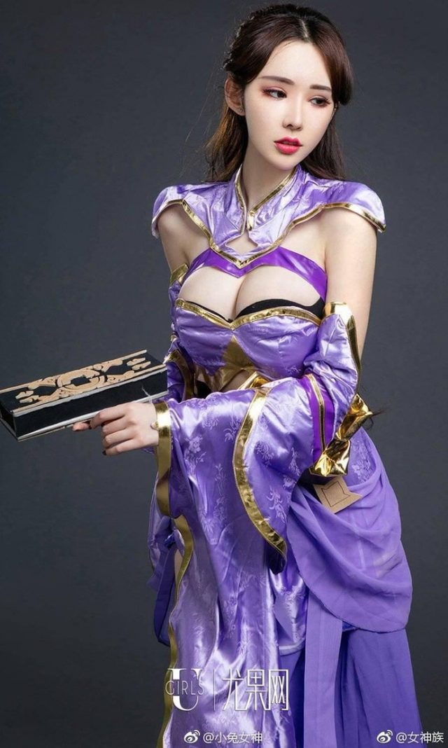 coser@萌琪琪Irene在《王者荣耀》中化身“月光之女”露娜(萌琪是什么意思)插图3