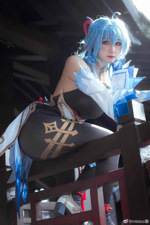 女coser@miidoo酱在游戏《原神Impact》中的甘雨COSPLAY(michi酱ins)插图3