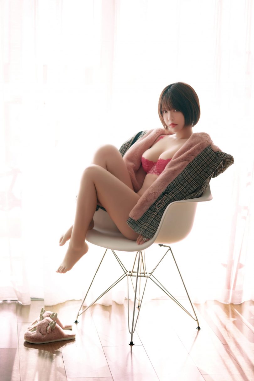 半半子cosplay图集 | 半半子_AKABENI BANBANKO·暖冬cos图包 [12P-65MB]