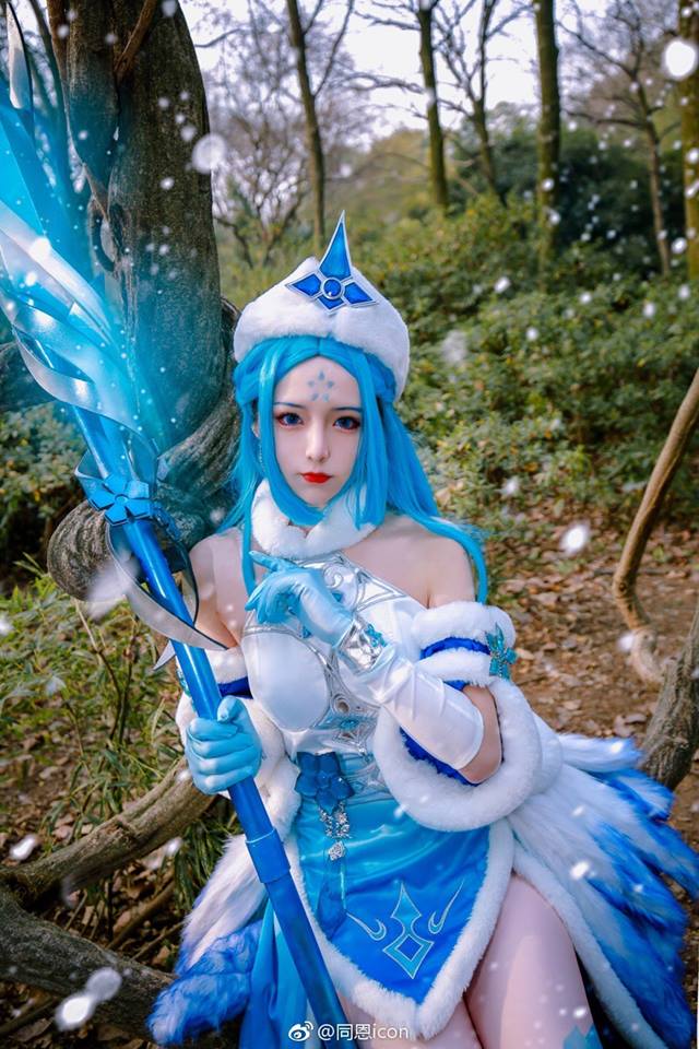coser@同恩icon在《王者荣耀》中化身“冰雪女王”王昭君插图5