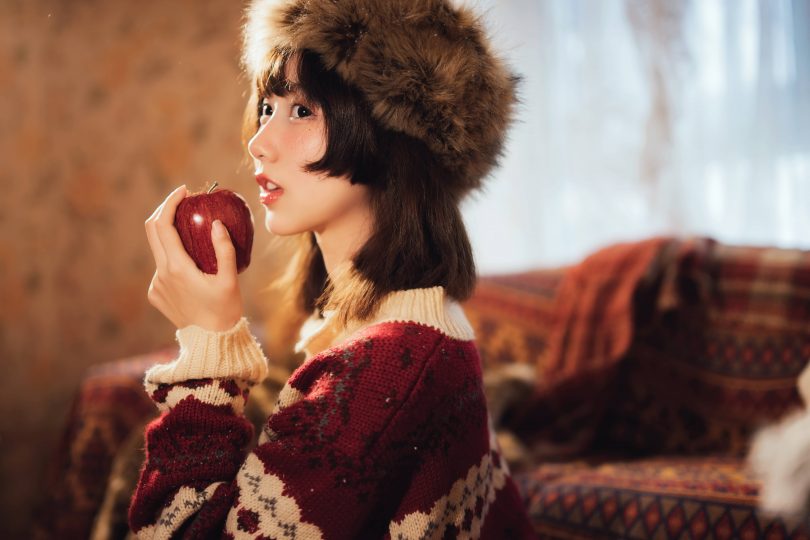 木棉棉OwO_圣诞cosplay | 木棉棉OwO_毛衣·圣诞快乐cos作品 [25P-468MB]