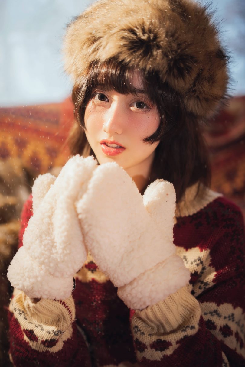 木棉棉OwO_圣诞cosplay | 木棉棉OwO_毛衣·圣诞快乐cos作品 [25P-468MB]