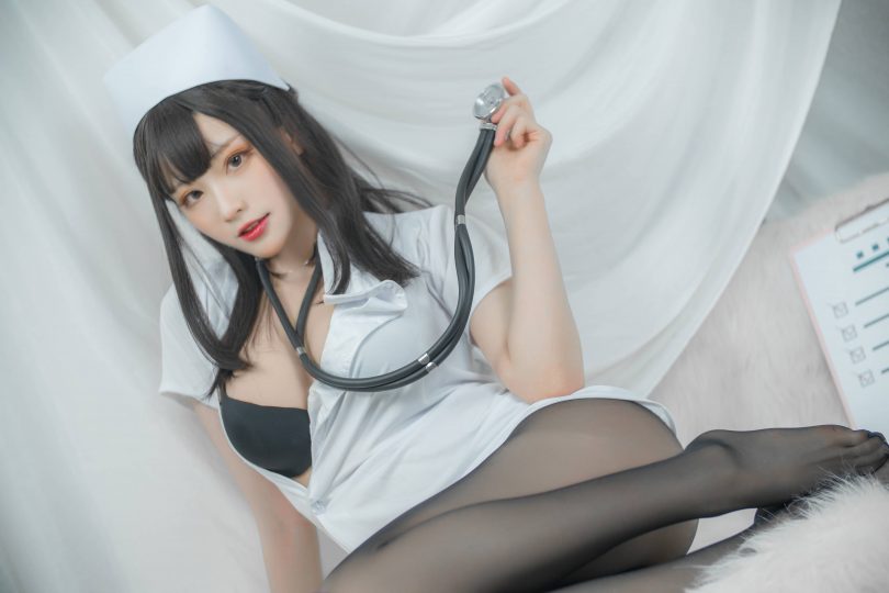 起司块wii_护士cos系列 | 起司块wii_起起子·白护士cos作品 [71P4V-757MB](起司块wii在线图片)插图