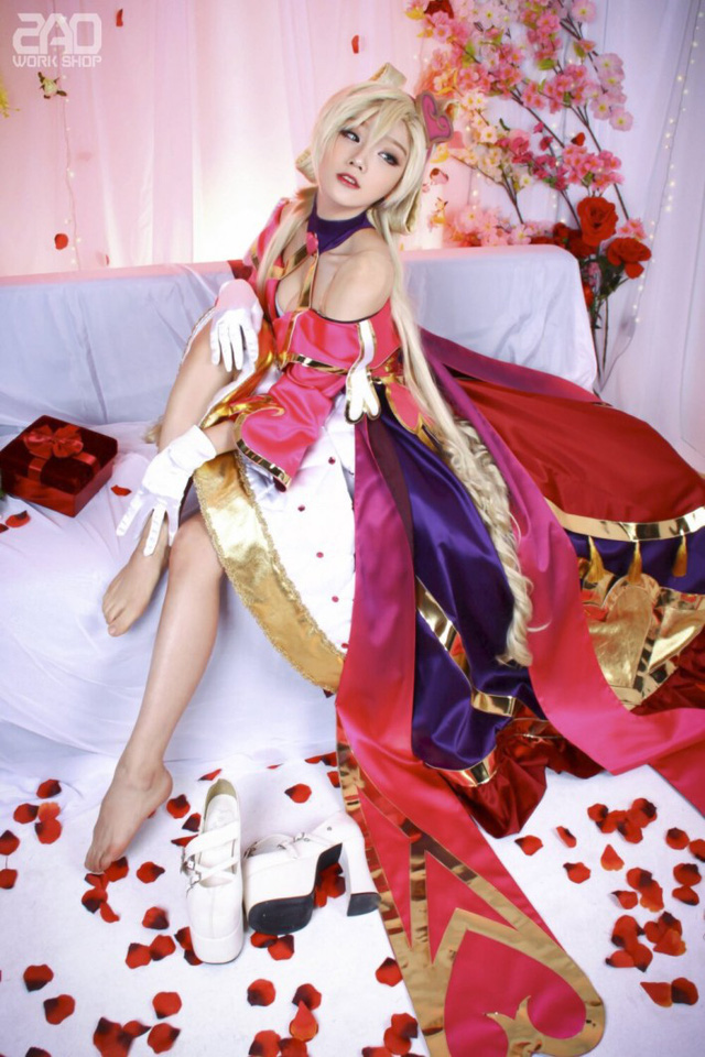 韩国coser@AZA Miyuko在《英雄联盟》化身性感“小情人”索娜(韩国电影片)插图1