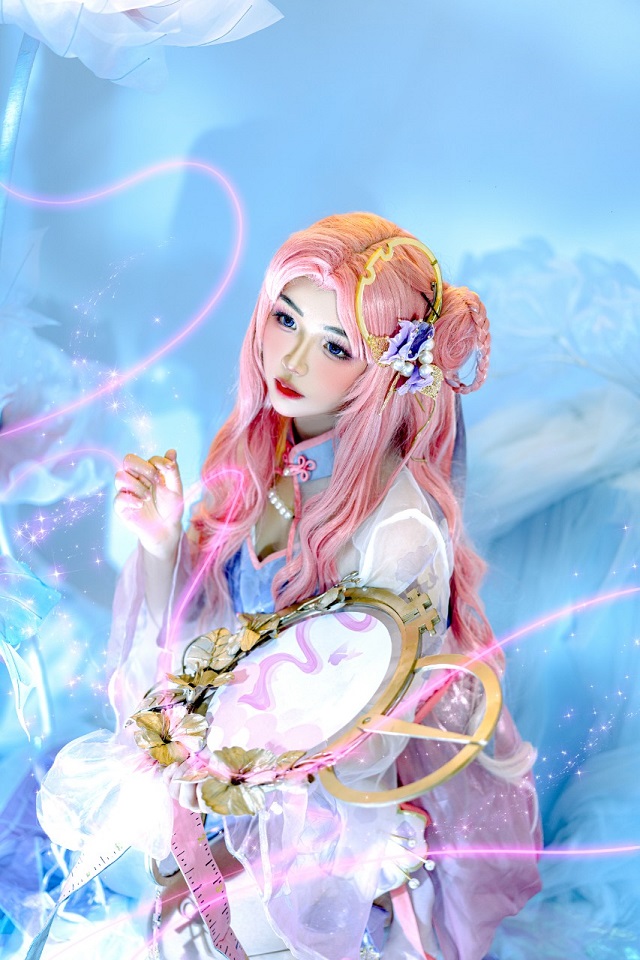 越南女coser@奉燕穿上“乞巧织情”套装化身古典美人王昭君插图1