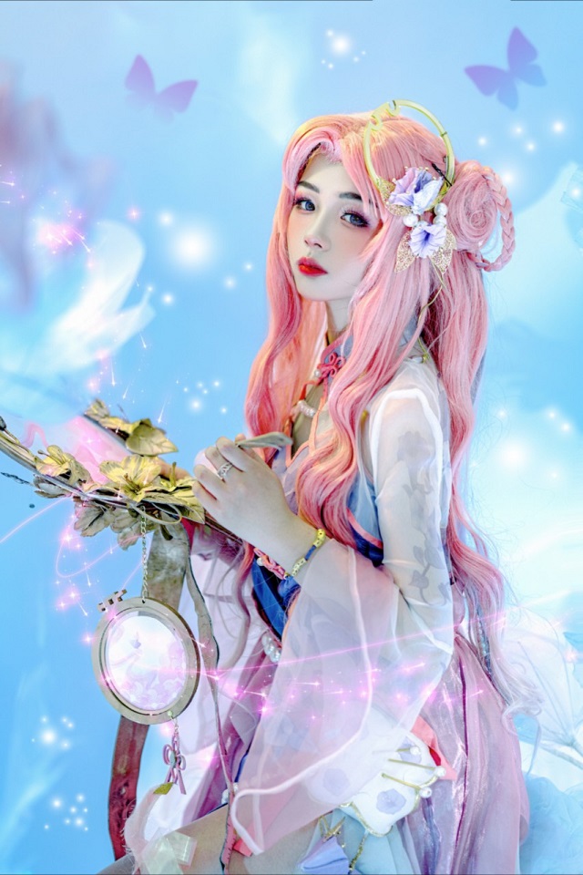 越南女coser@奉燕穿上“乞巧织情”套装化身古典美人王昭君插图2