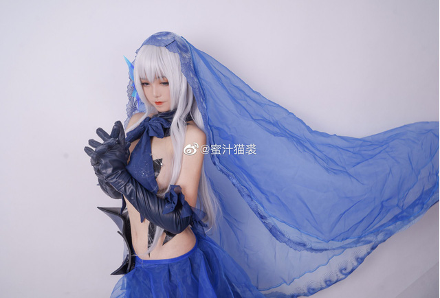 coser@蜜汁猫裘在《约会大作战》化身性感迷人的鸢一折纸插图