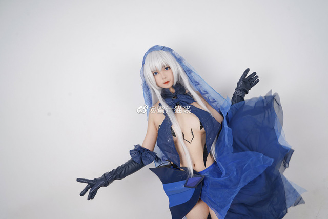 coser@蜜汁猫裘在《约会大作战》化身性感迷人的鸢一折纸插图1