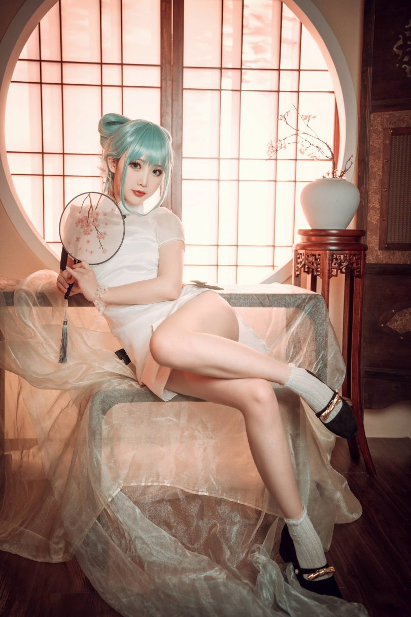 面饼仙儿cos初音未来 | 面饼仙儿_虚拟歌手·初音未来旗袍cos图包 [28P-514MB]