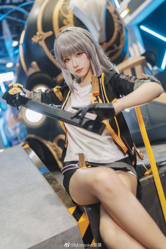 Momoko葵葵cos《崩坏：星穹铁道》开拓者·星，星辰闪耀英姿飒爽插图4