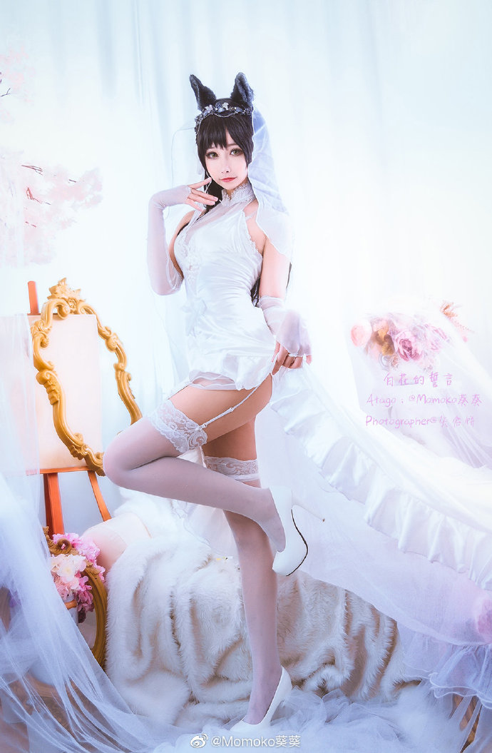 Momoko葵葵cos《碧蓝航线》的爱宕，白花舞动的迷恋插图3