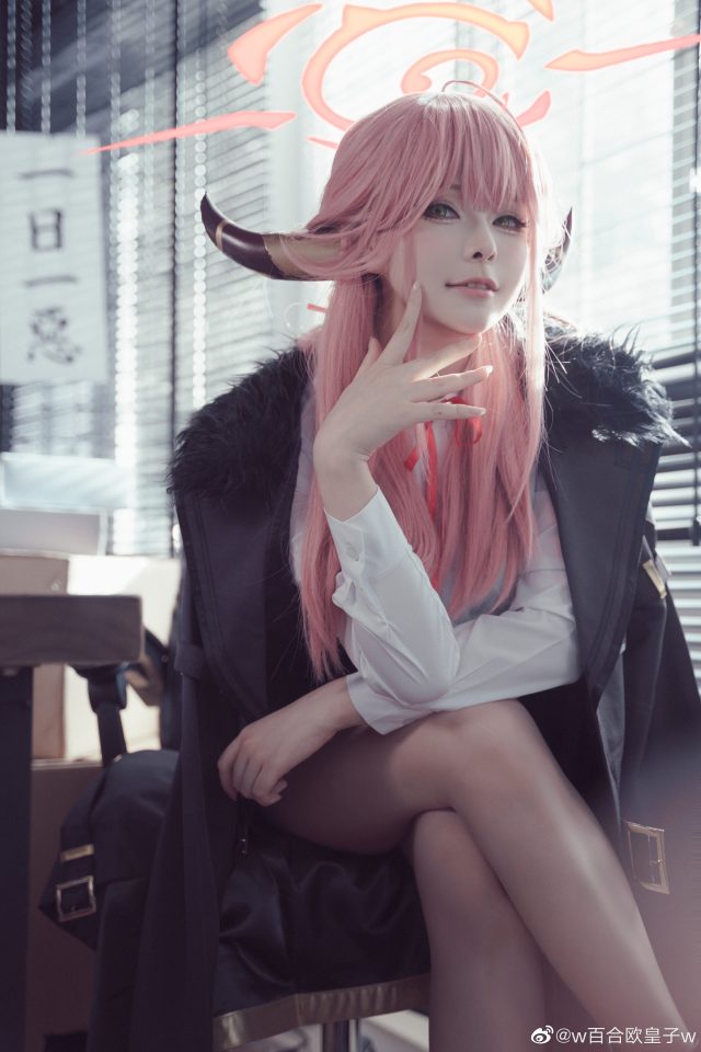 w百合欧皇子w cos《蔚蓝档案》陆八魔爱露，在Twitter上引发热议(w百合欧皇子是谁)插图5