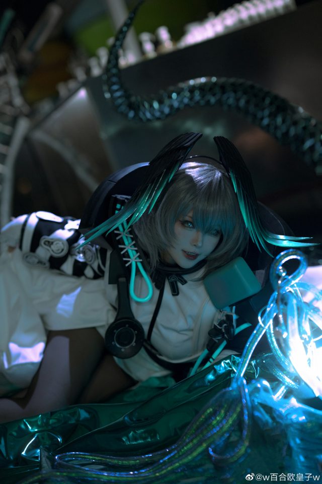 w百合欧皇子w cos《明日方舟》霍尔海雅，美轮美奂光芒四射(w百合欧皇子是谁)插图5