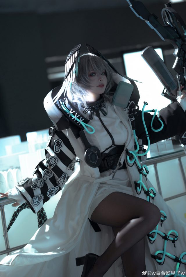 w百合欧皇子w cos《明日方舟》霍尔海雅，美轮美奂光芒四射(w百合欧皇子是谁)插图2