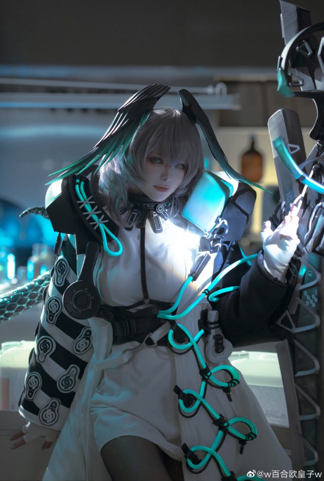 w百合欧皇子w cos《明日方舟》霍尔海雅，美轮美奂光芒四射(w百合欧皇子是谁)插图3