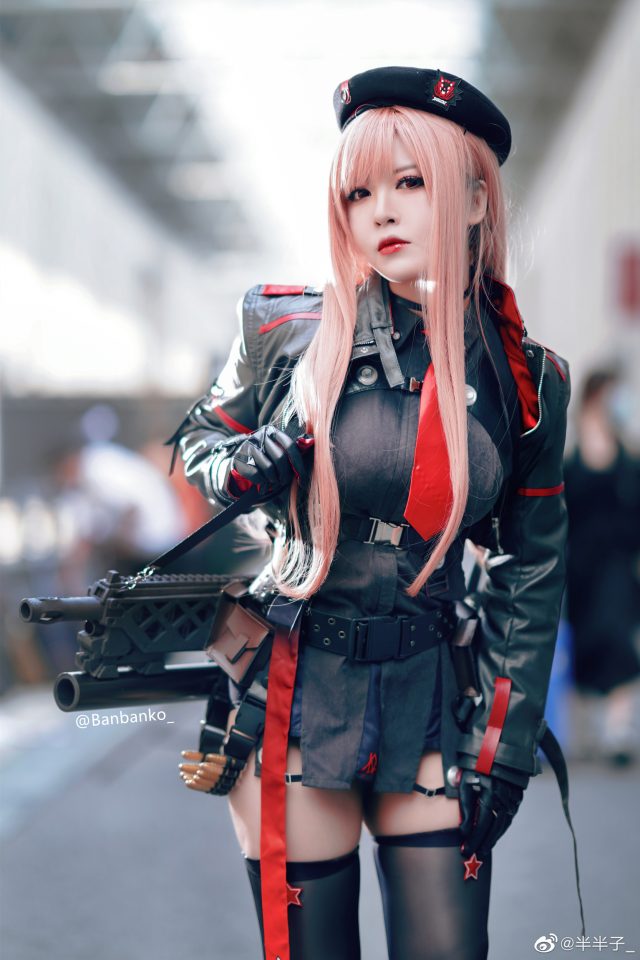 半半子cos《胜利女神：妮姬》拉毗，惊艳亮相“COMICUP 29”(半子获胜是什么意思)插图2